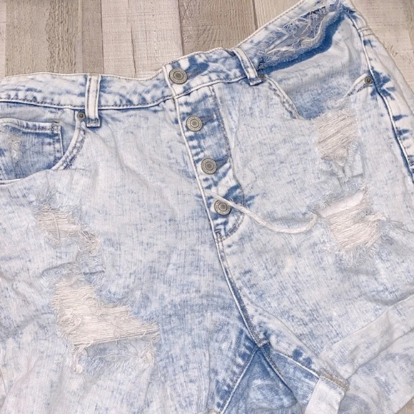 Time and Tru distressed denim shorts high rise size 12 - Picture 6 of 8